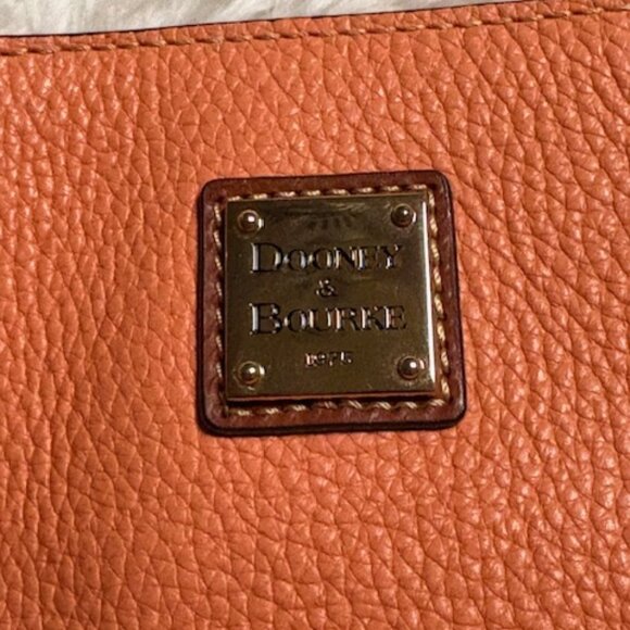 Dooney and Bourke Handbag - Picture 1 of 3